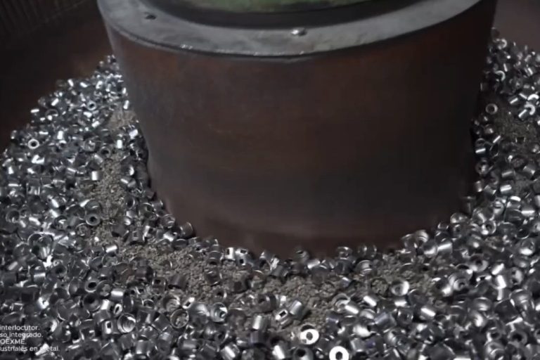 Tratamientos superficiales para piezas metálicas como granallado, vibrado y acabados industriales vibrado para piezas de aluminio
granallado
arenado o chorreado
anodizado
galvanizado
pintura en polvo
cataforesis
niquelado
cromado